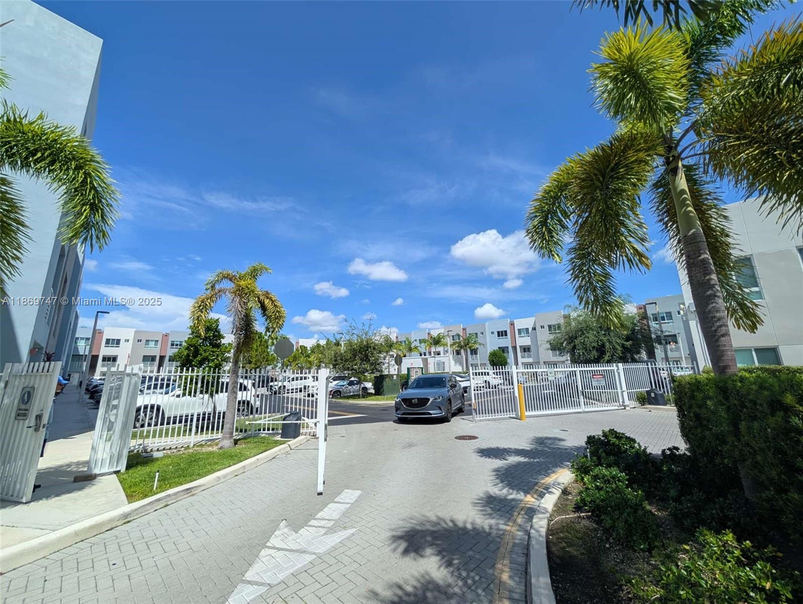 RIVERWOOD - Residential Lease