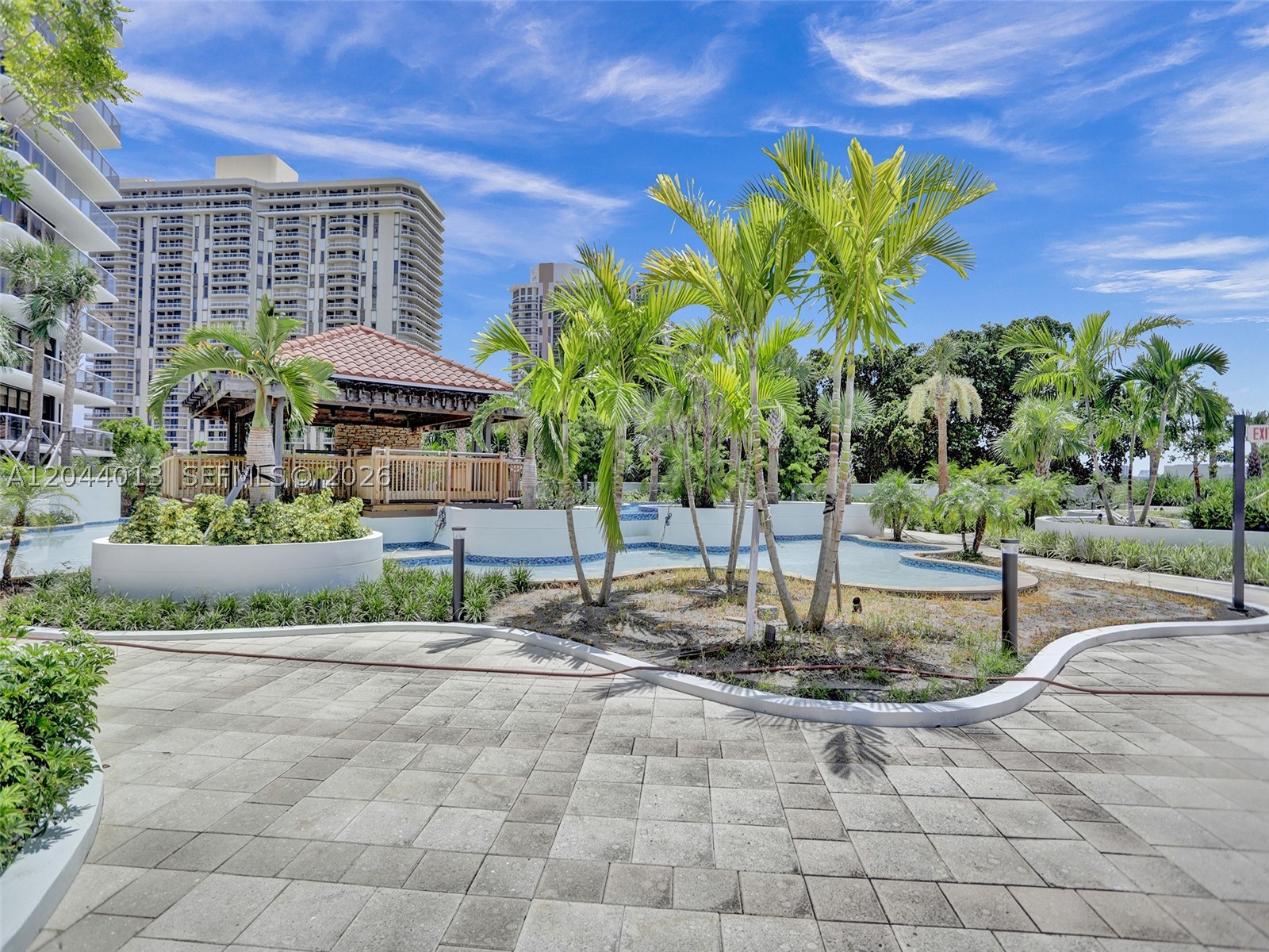 HAMPTONS WEST CONDO - Residential