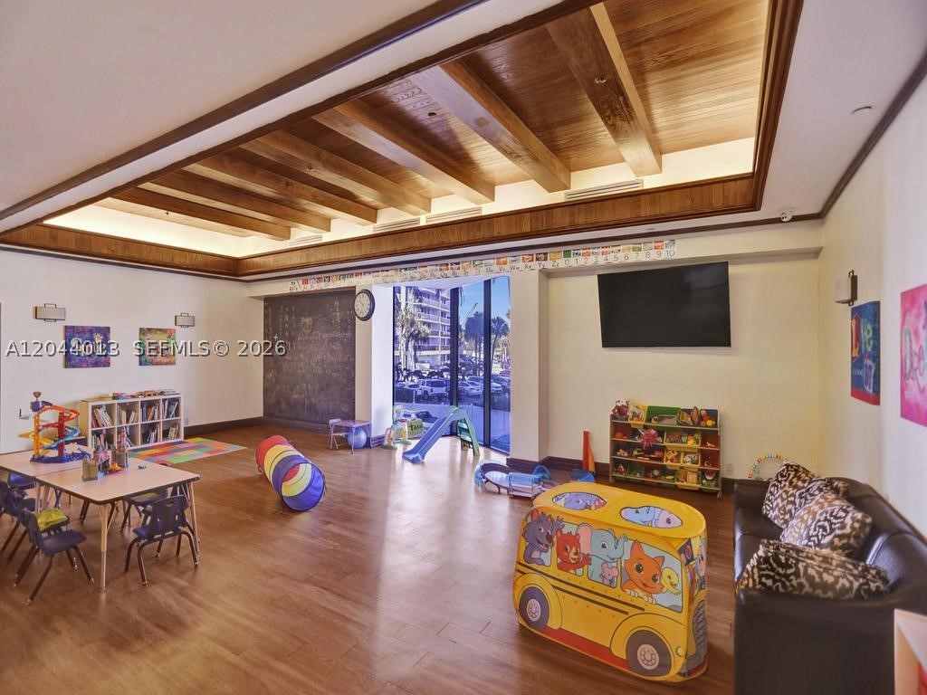 HAMPTONS WEST CONDO - Residential