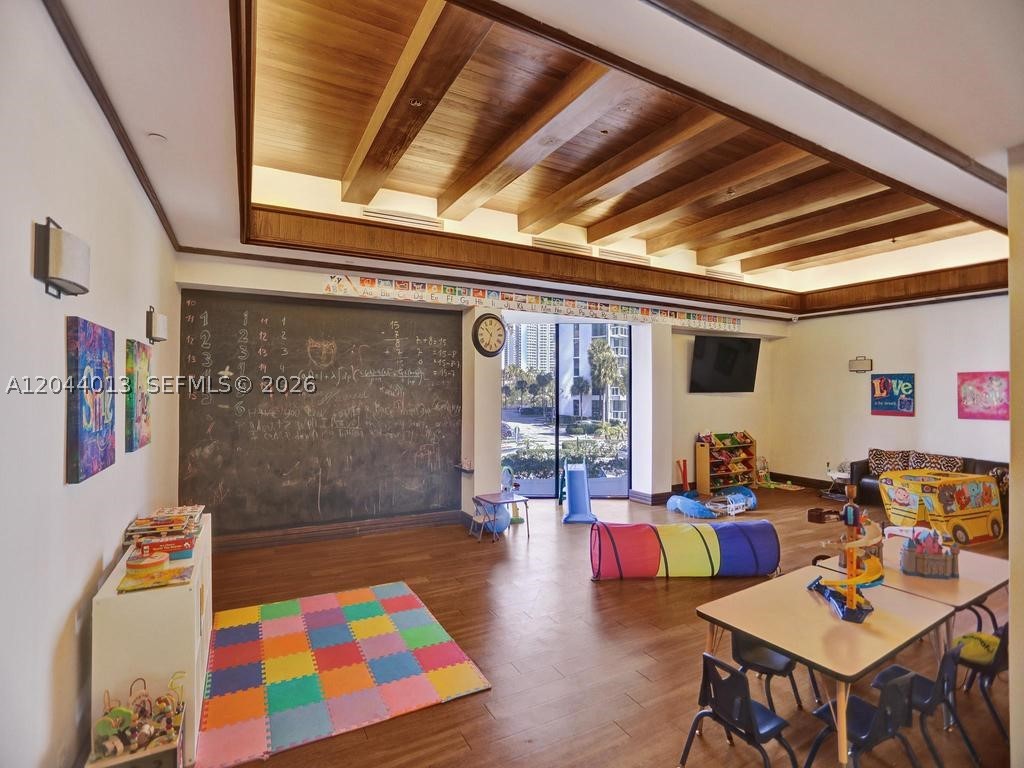 HAMPTONS WEST CONDO - Residential