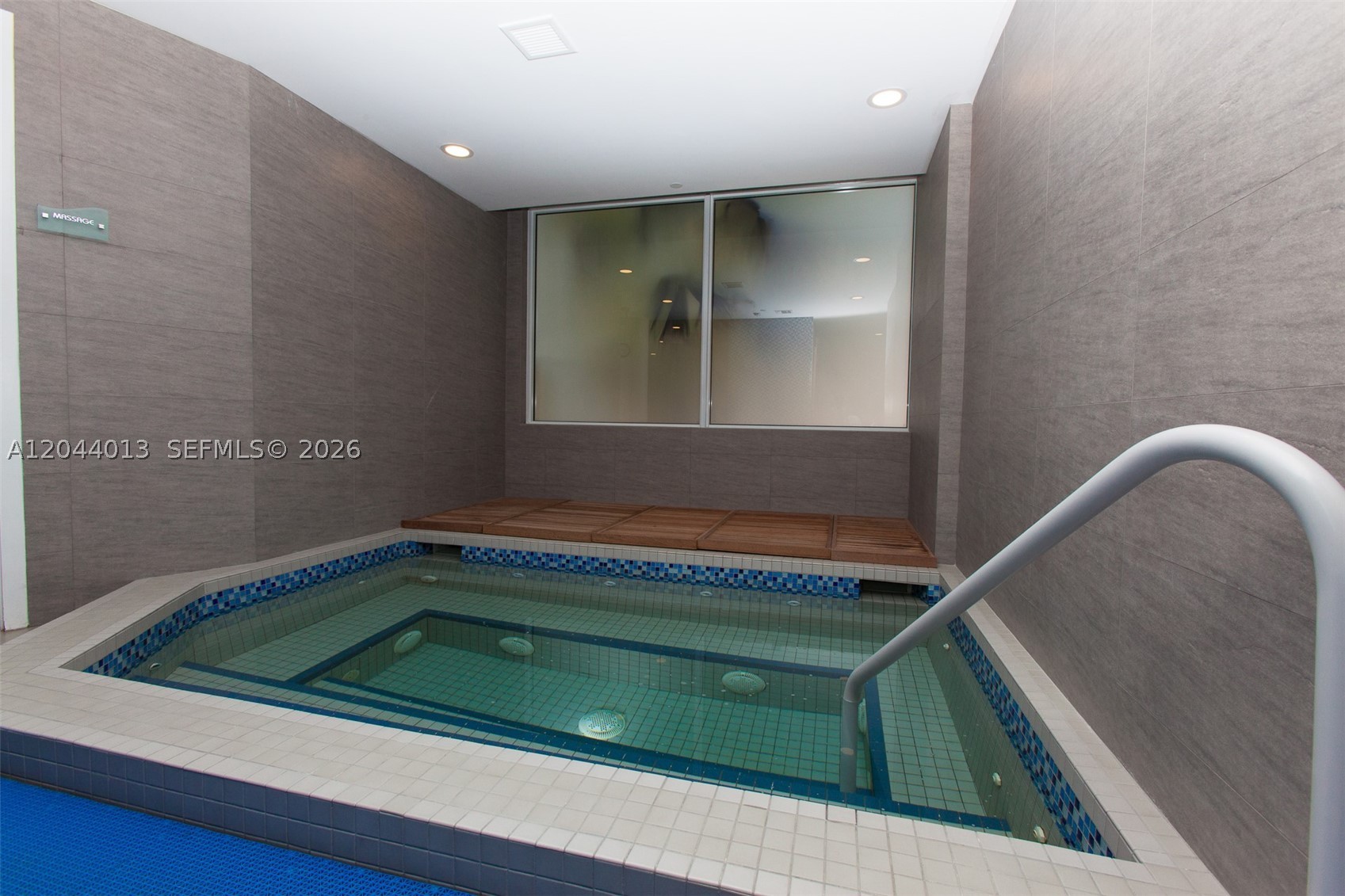 HAMPTONS WEST CONDO - Residential