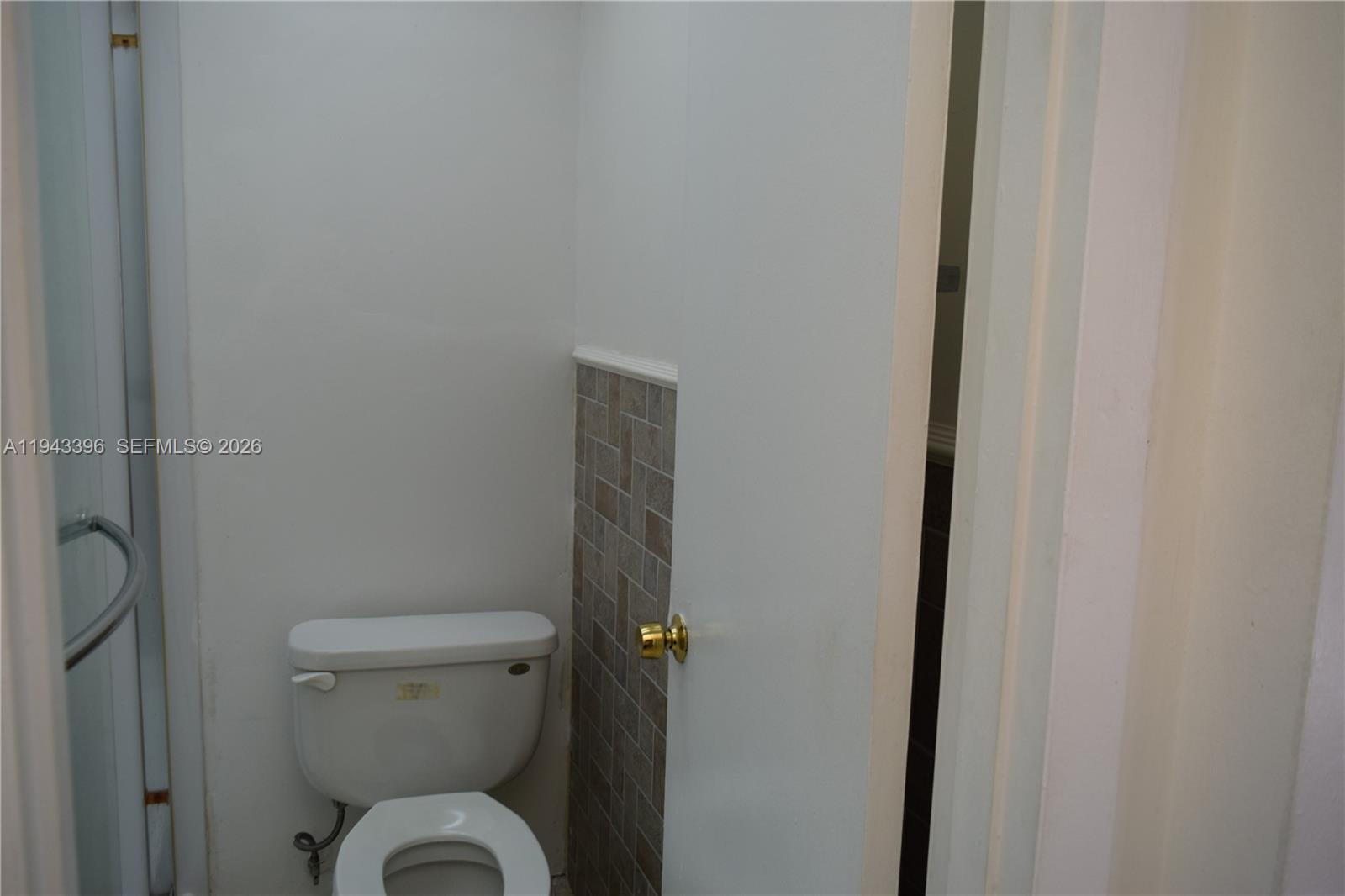 LAUDERDALE OAKS CONDO I - Residential