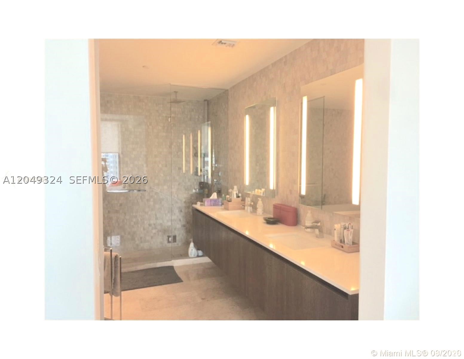 REACH CONDO - Residential Lease