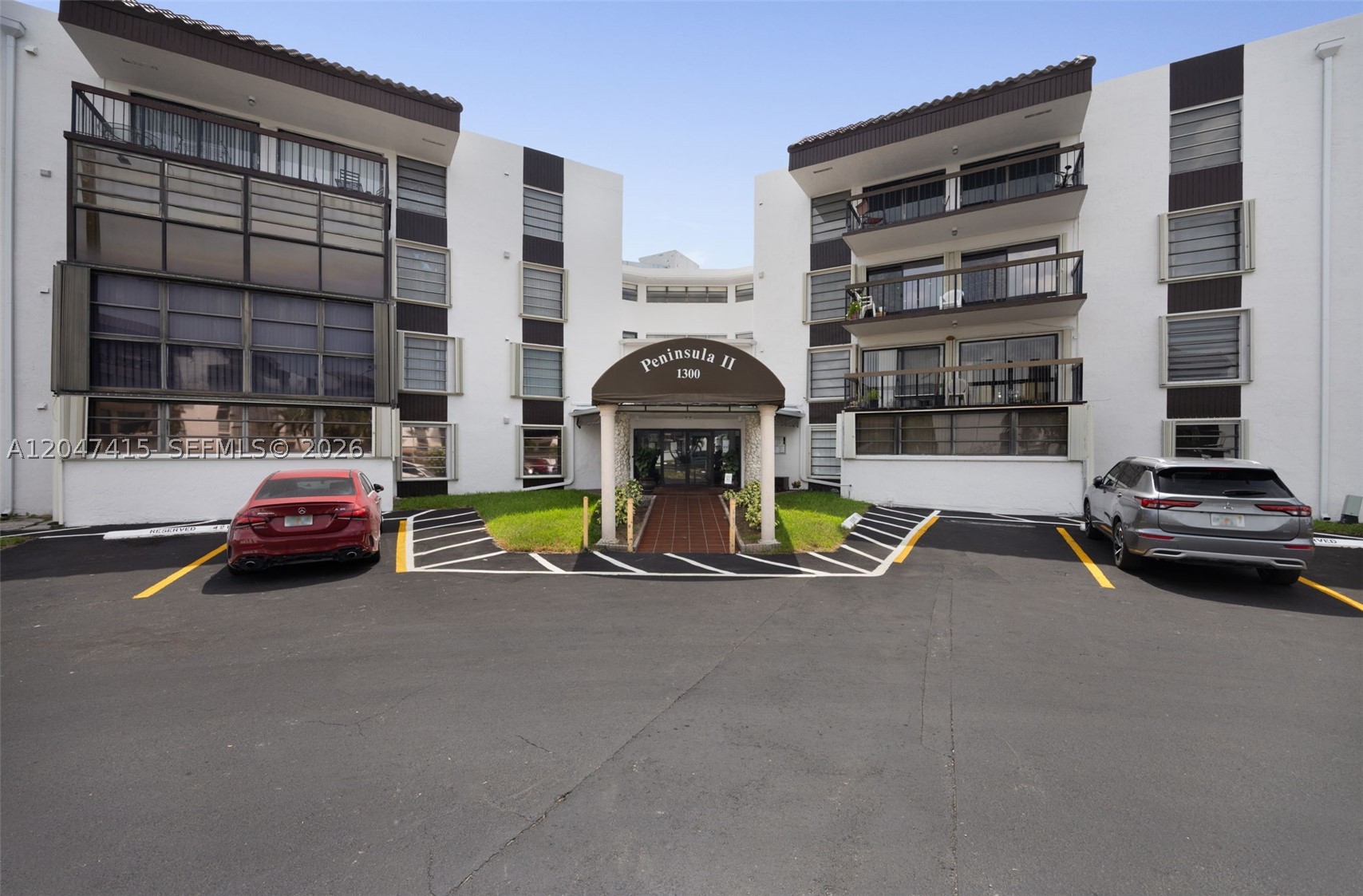 PENINSULA AT INTL GARDENS - Residential