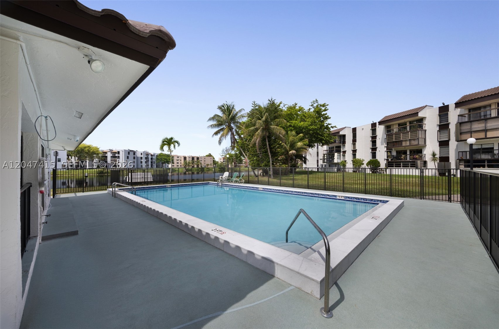 PENINSULA AT INTL GARDENS - Residential