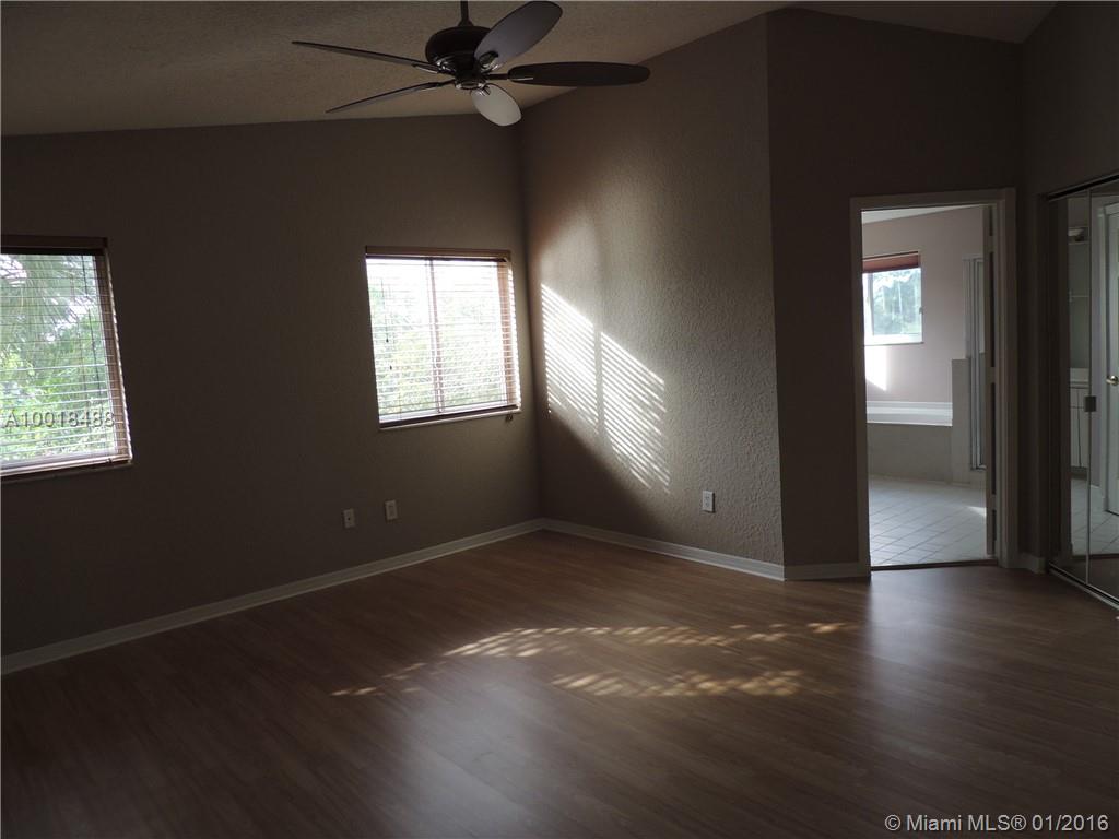 Hollywood Lakes Country C - Residential Lease