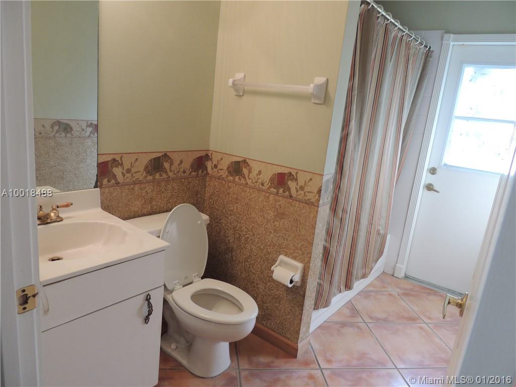 Hollywood Lakes Country C - Residential Lease