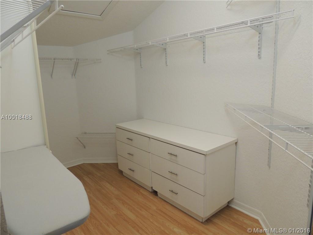 Hollywood Lakes Country C - Residential Lease