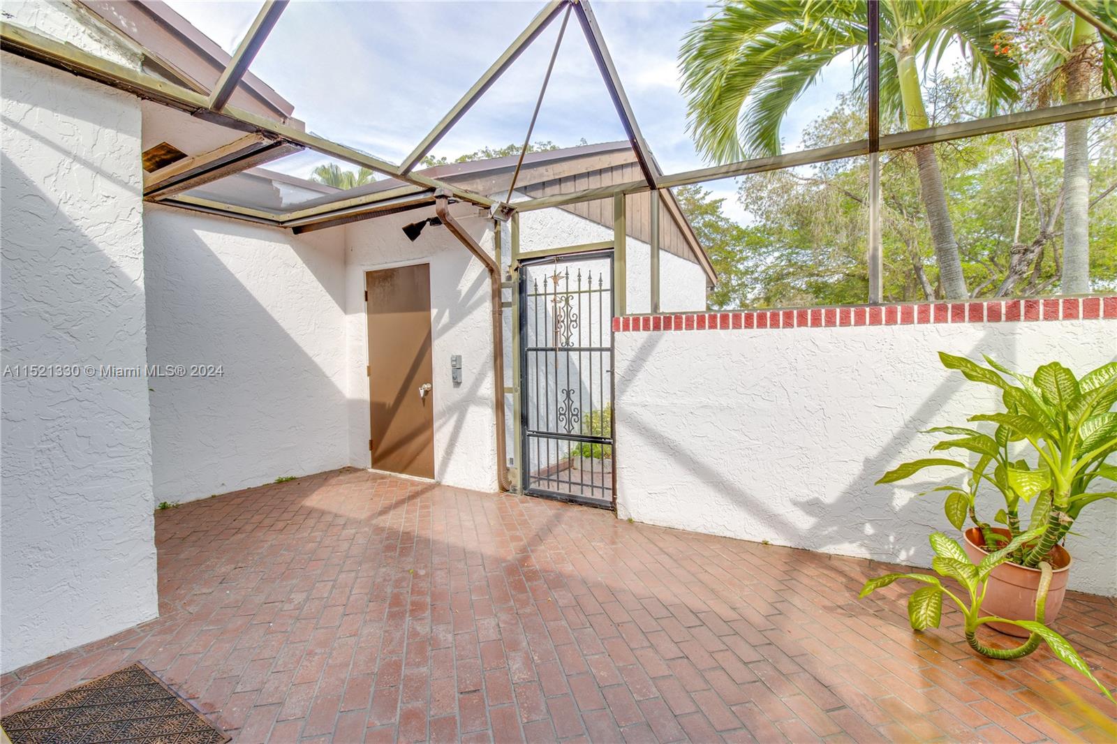 WEDGEWOOD CONDOMINIUM - Residential