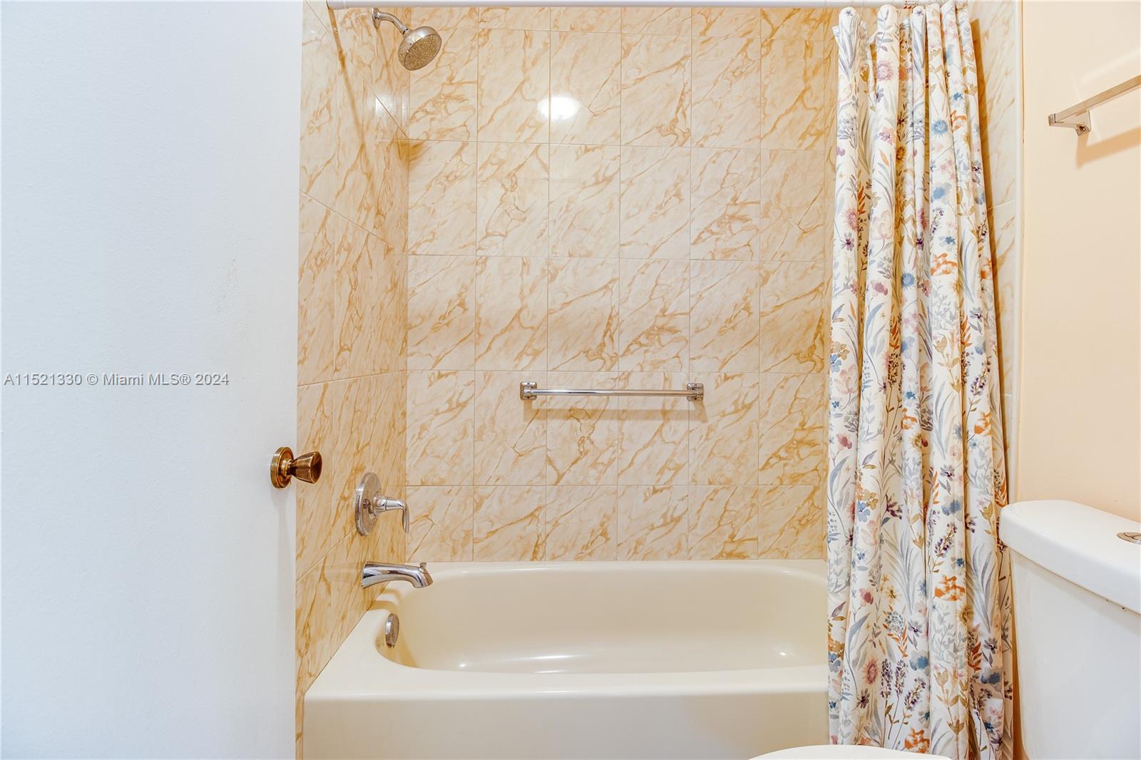 WEDGEWOOD CONDOMINIUM - Residential