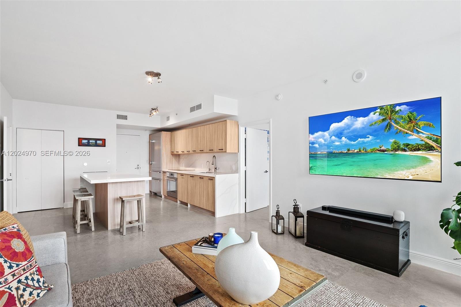 IVY CONDO - Residential