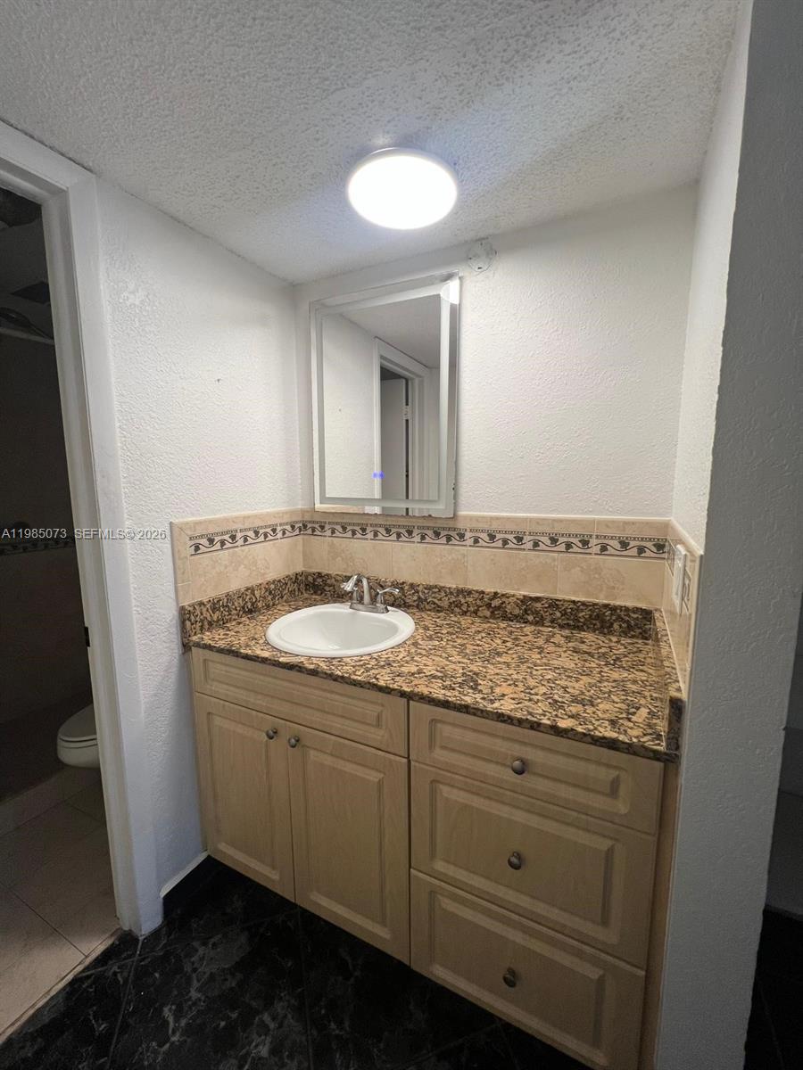 LOS ARBOLES CONDO - Residential