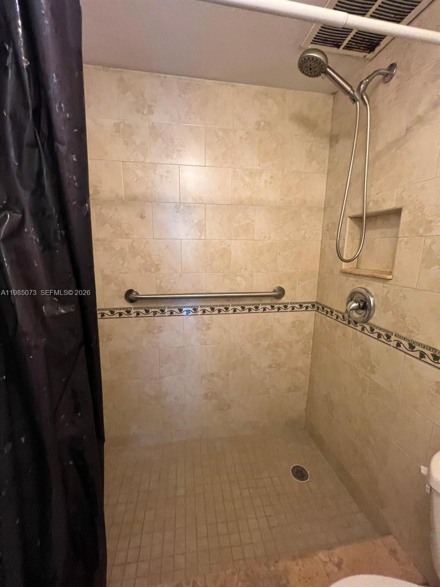 LOS ARBOLES CONDO - Residential
