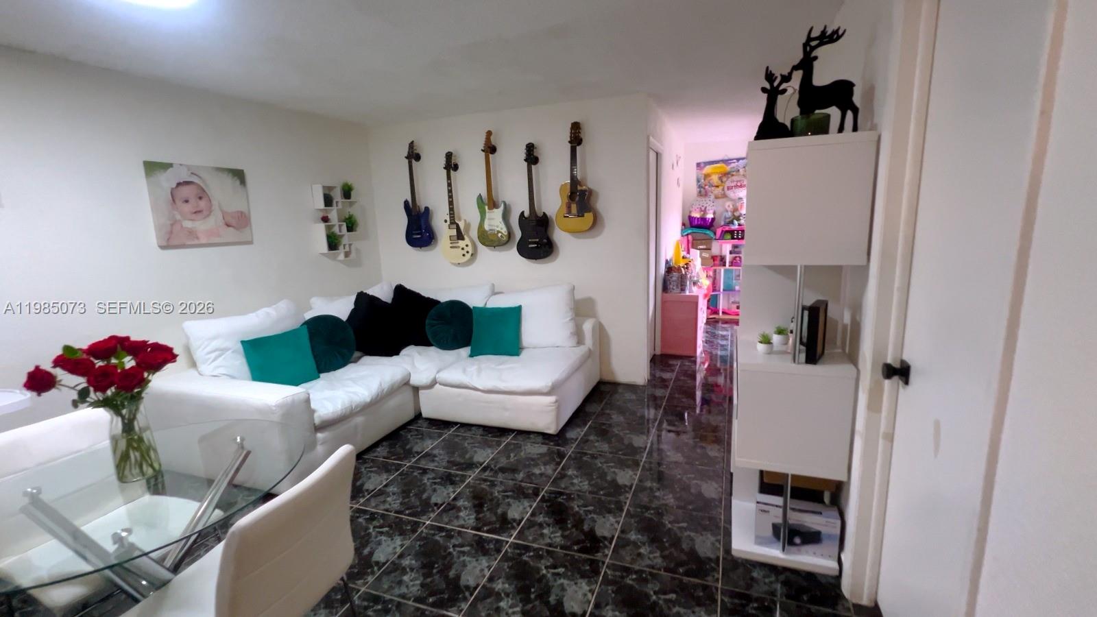 LOS ARBOLES CONDO - Residential