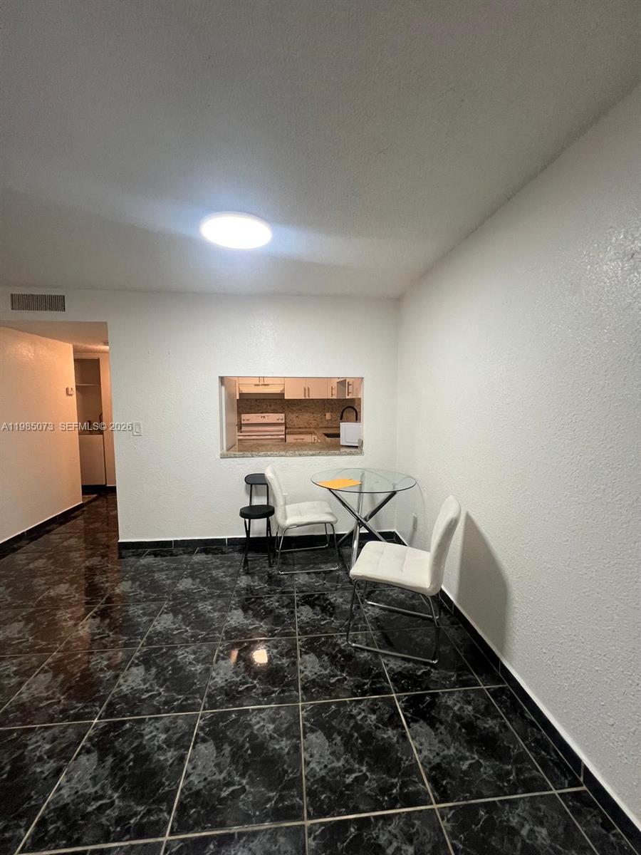 LOS ARBOLES CONDO - Residential