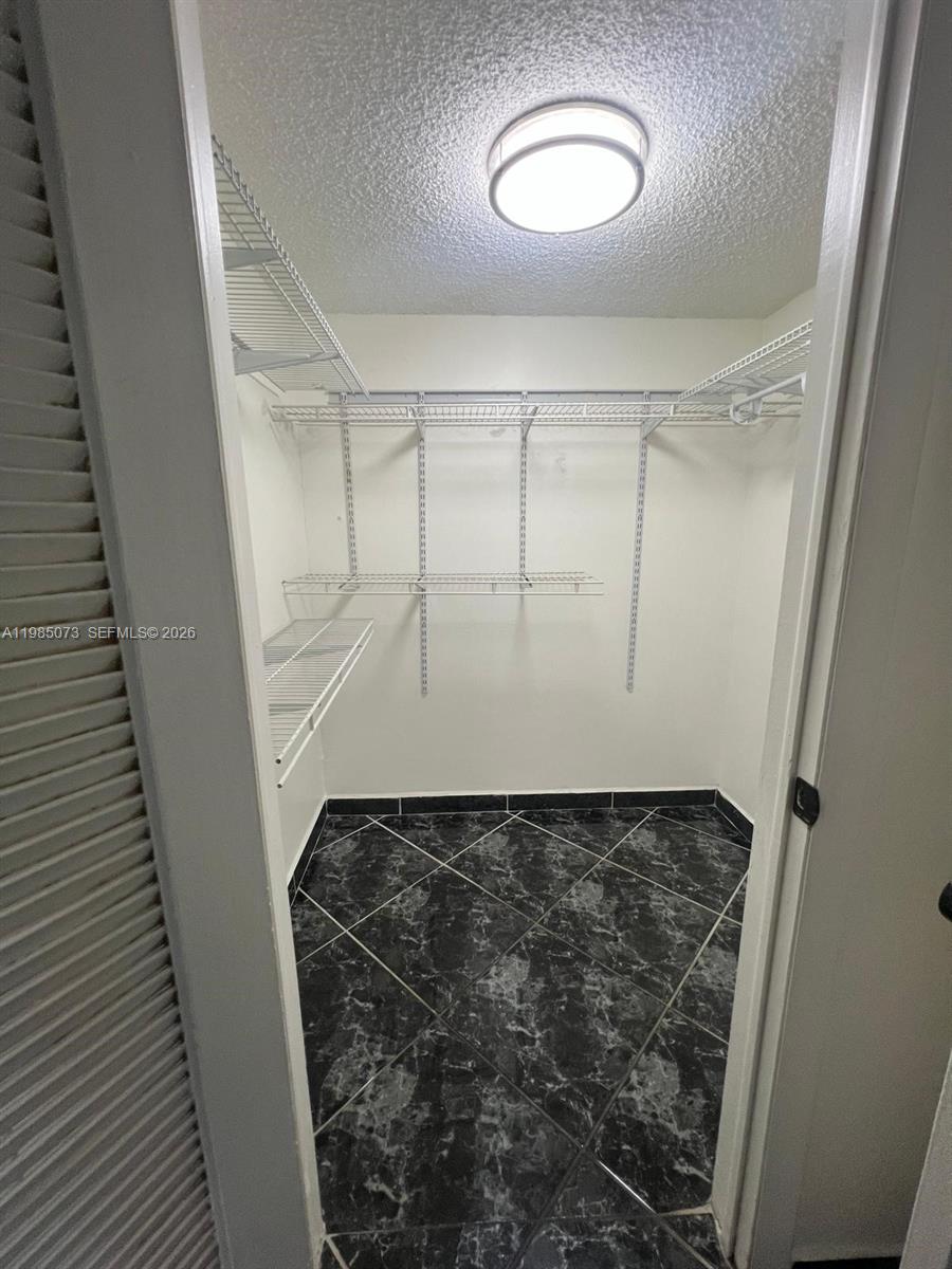 LOS ARBOLES CONDO - Residential