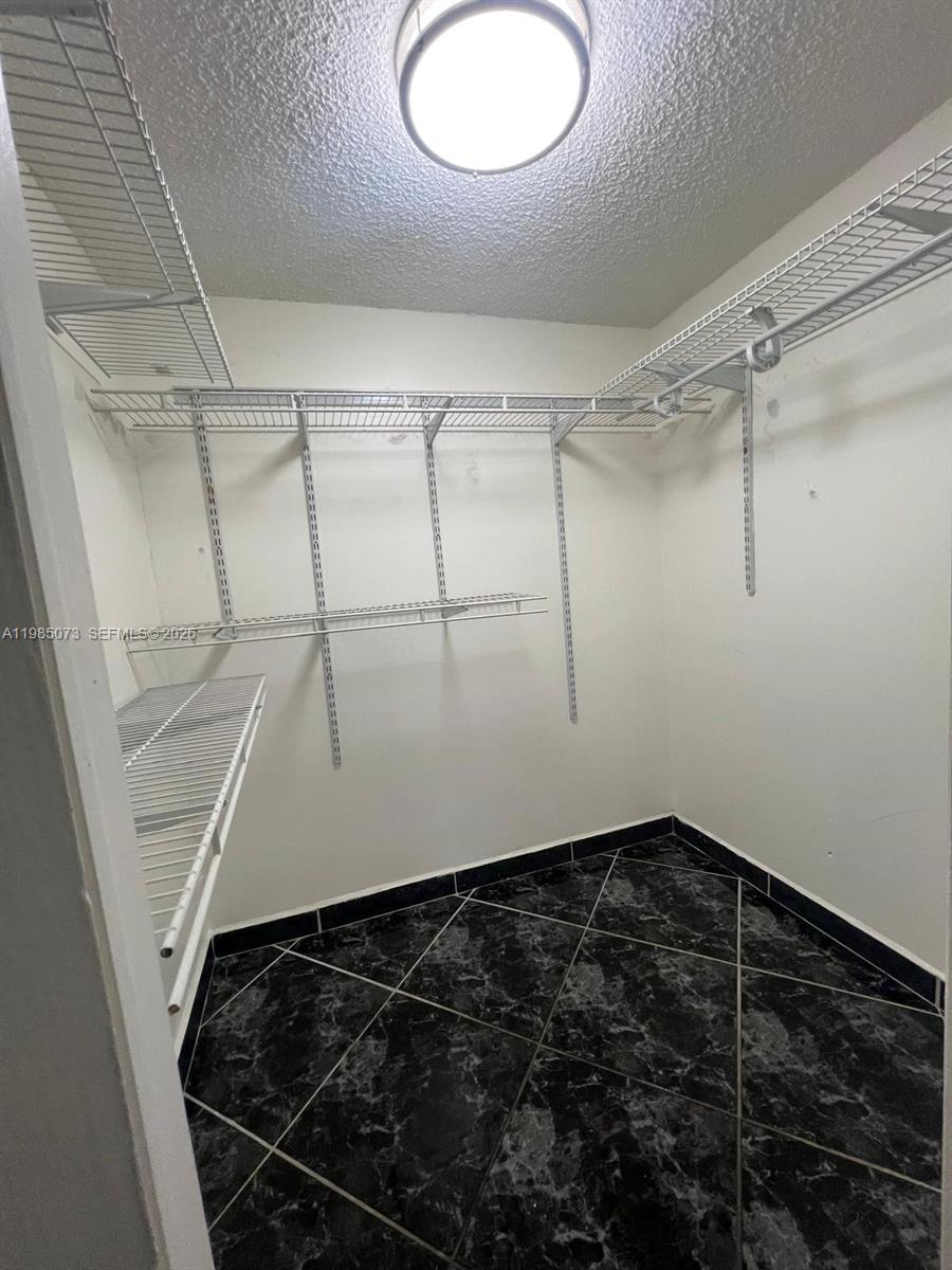 LOS ARBOLES CONDO - Residential
