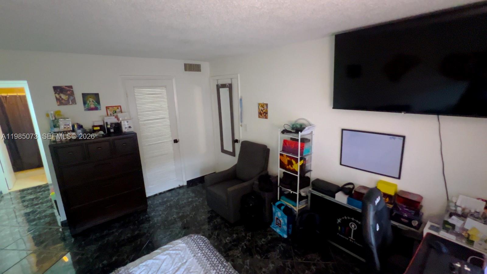LOS ARBOLES CONDO - Residential