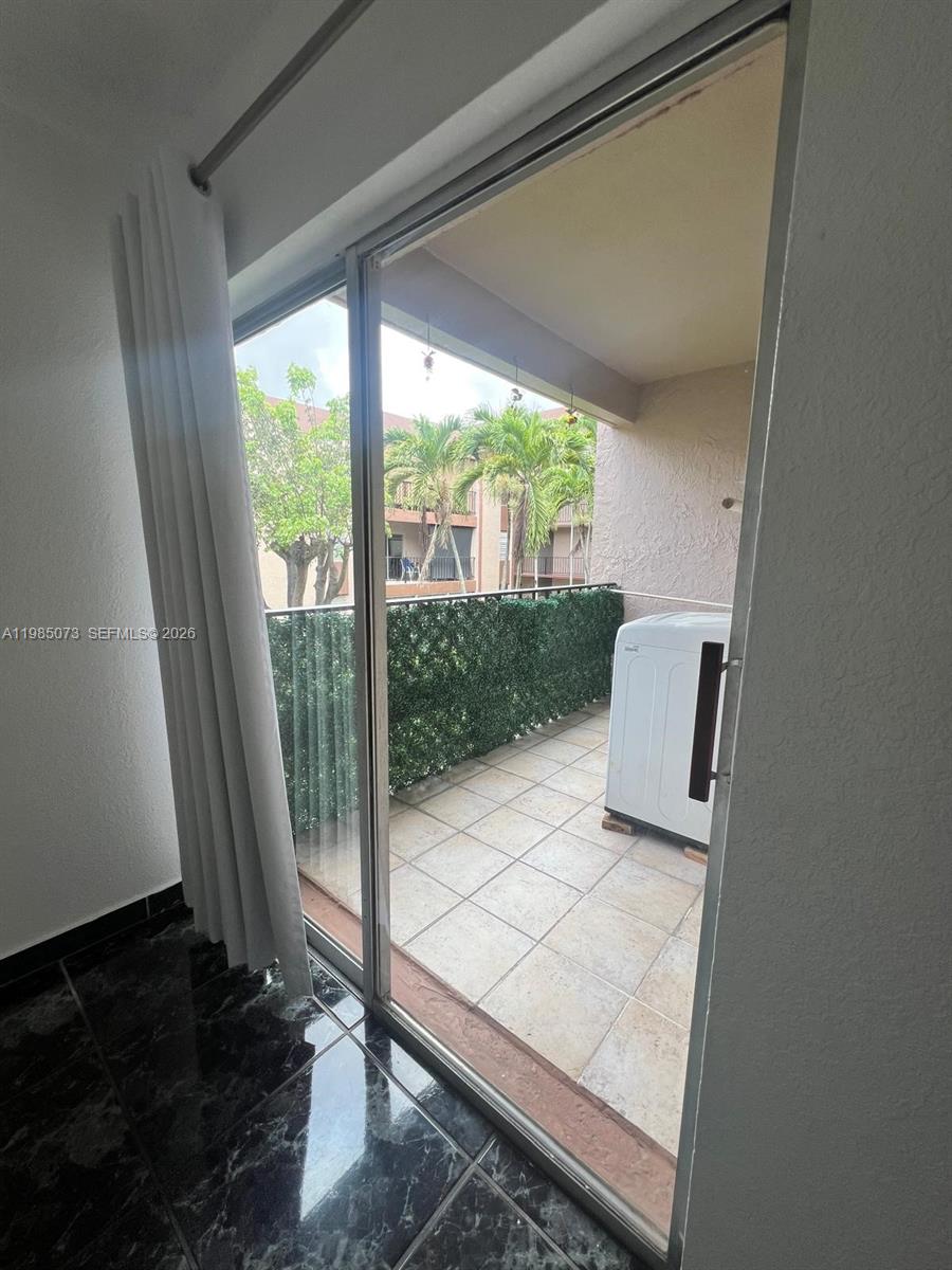 LOS ARBOLES CONDO - Residential