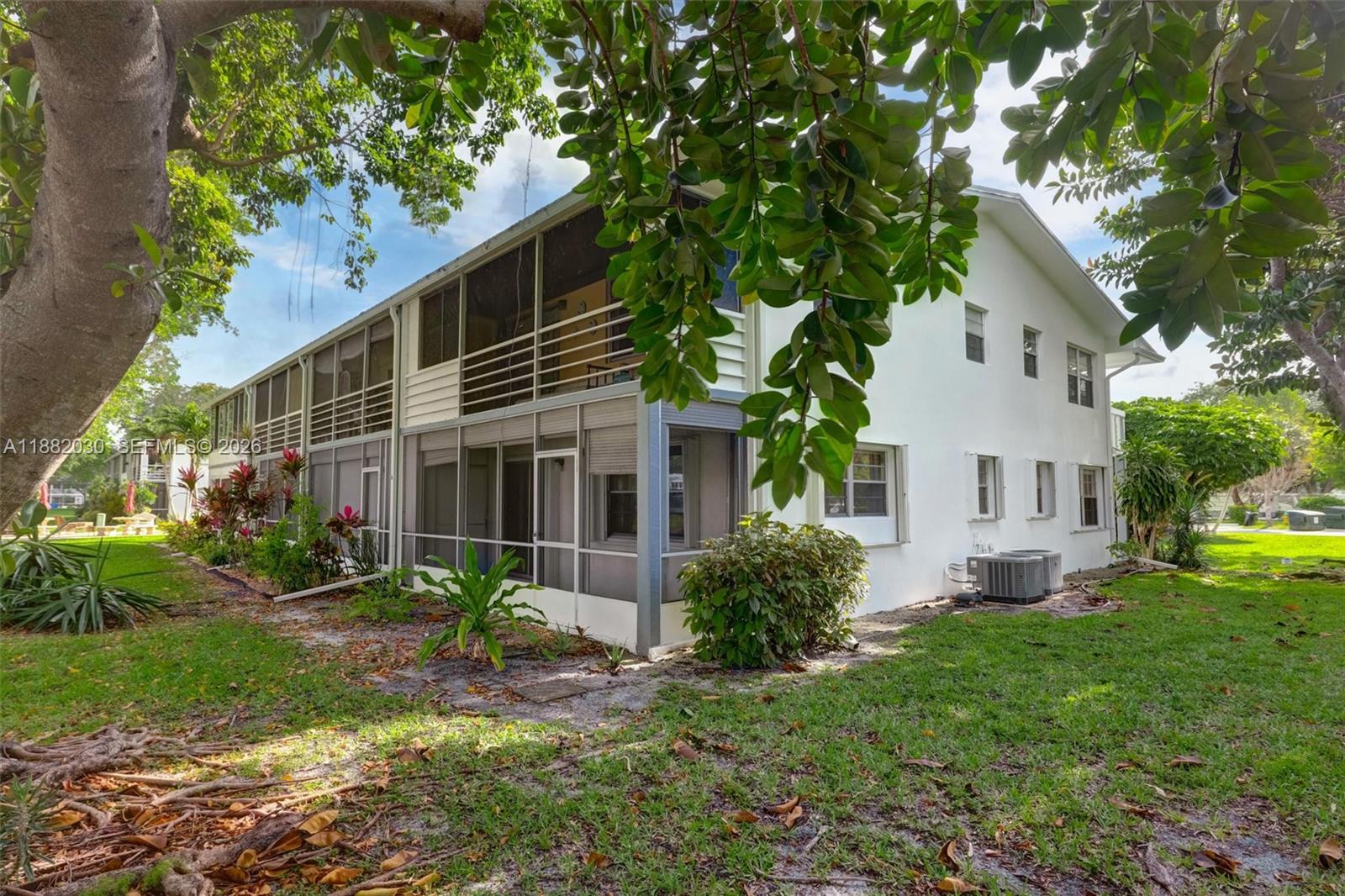 ISLEWOOD B CONDO - Residential