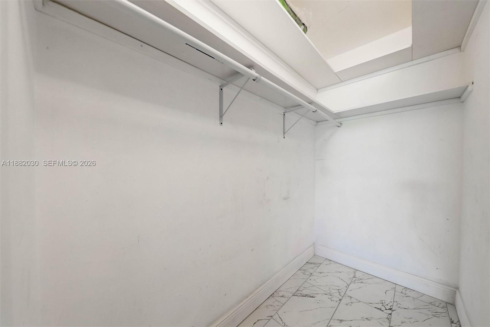 ISLEWOOD B CONDO - Residential