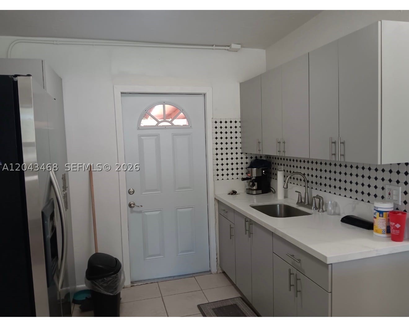 SYMMES SHARMAN TR REV - Residential Lease