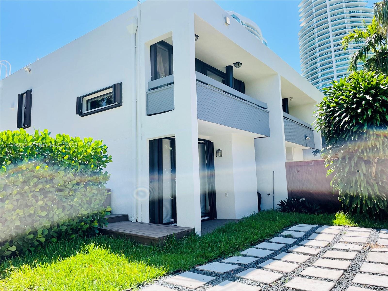 BRICKELLS FLAGLER - Residential Lease