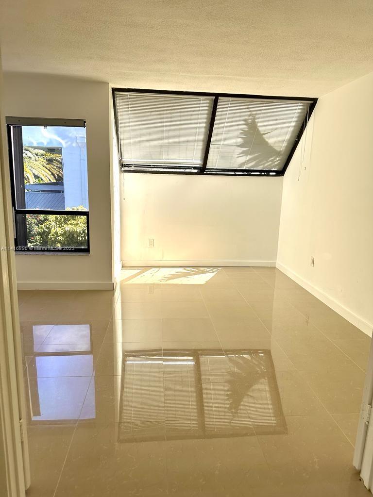 BRICKELLS FLAGLER - Residential Lease