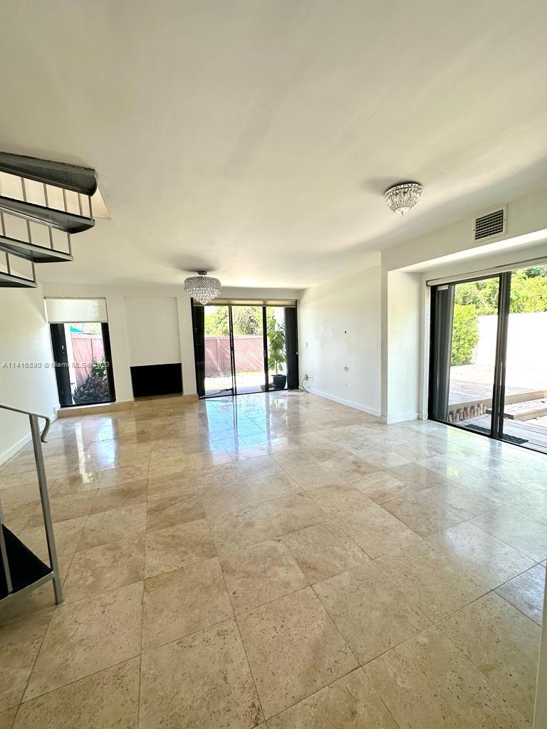 BRICKELLS FLAGLER - Residential Lease