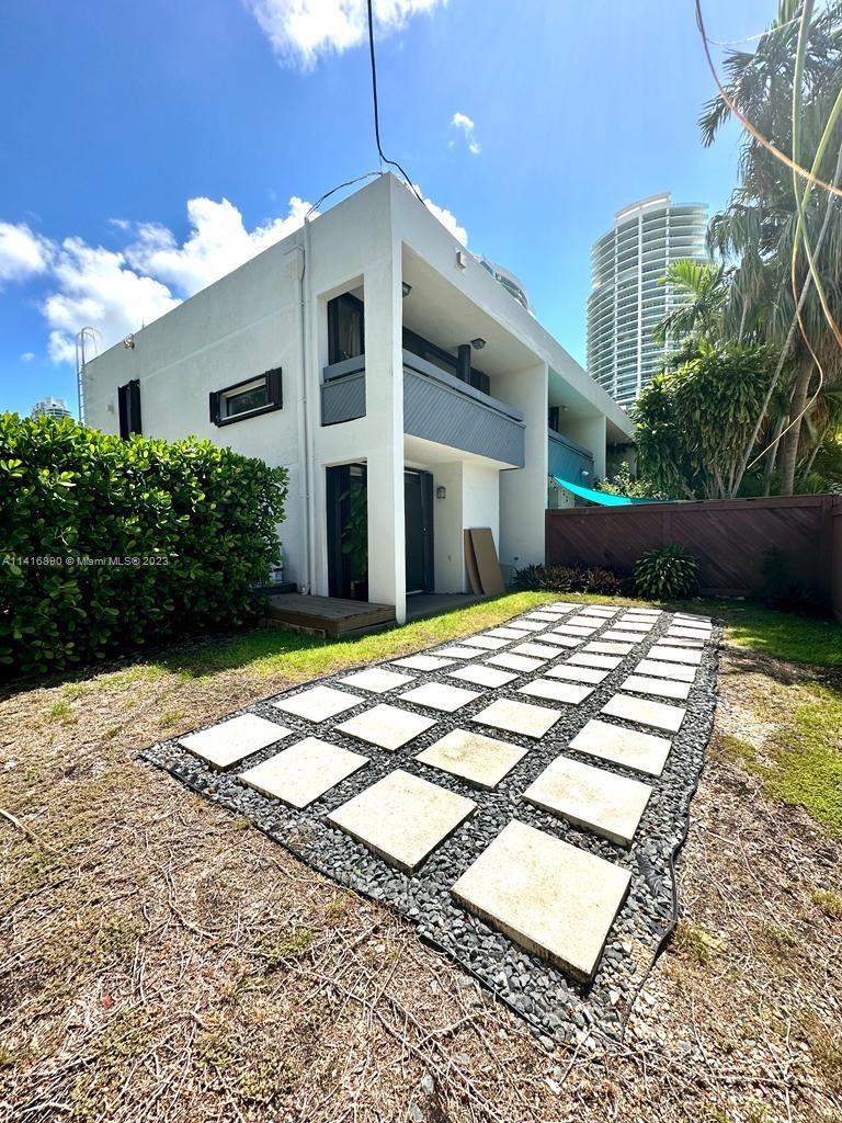 BRICKELLS FLAGLER - Residential Lease