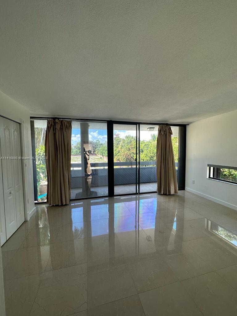 BRICKELLS FLAGLER - Residential Lease