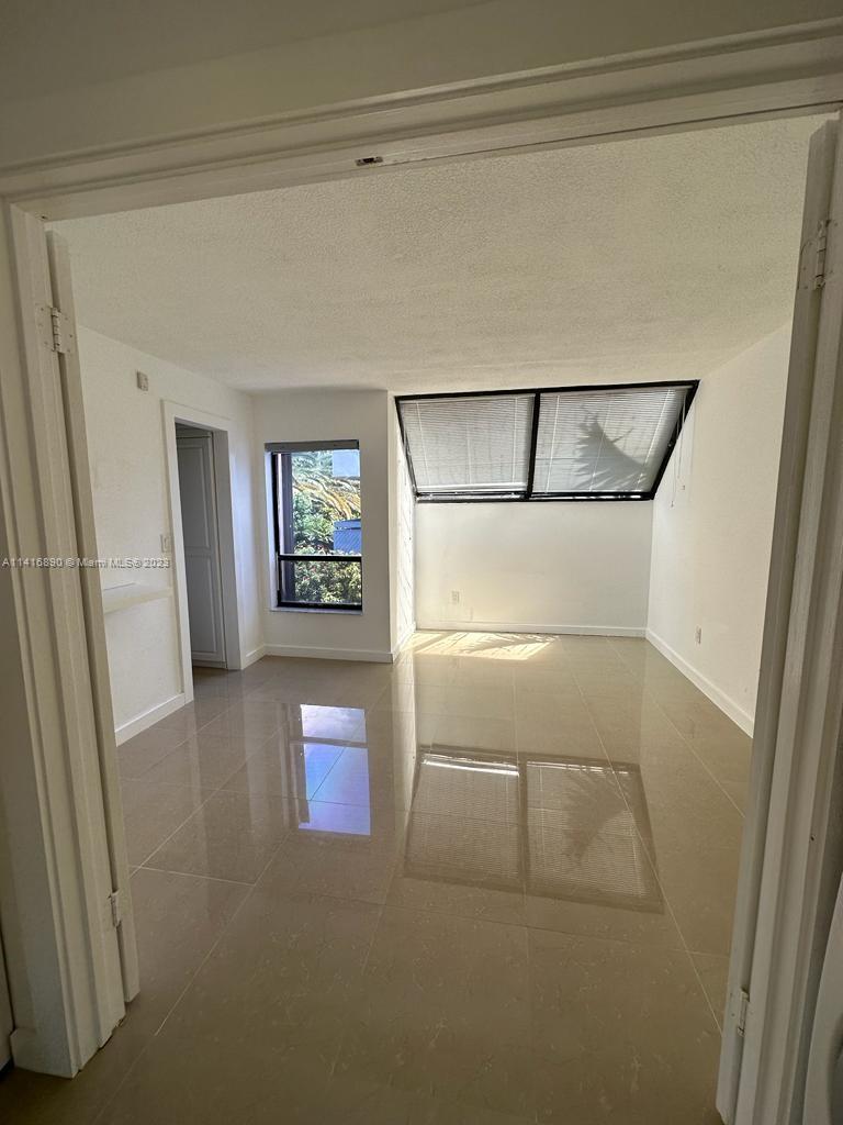 BRICKELLS FLAGLER - Residential Lease