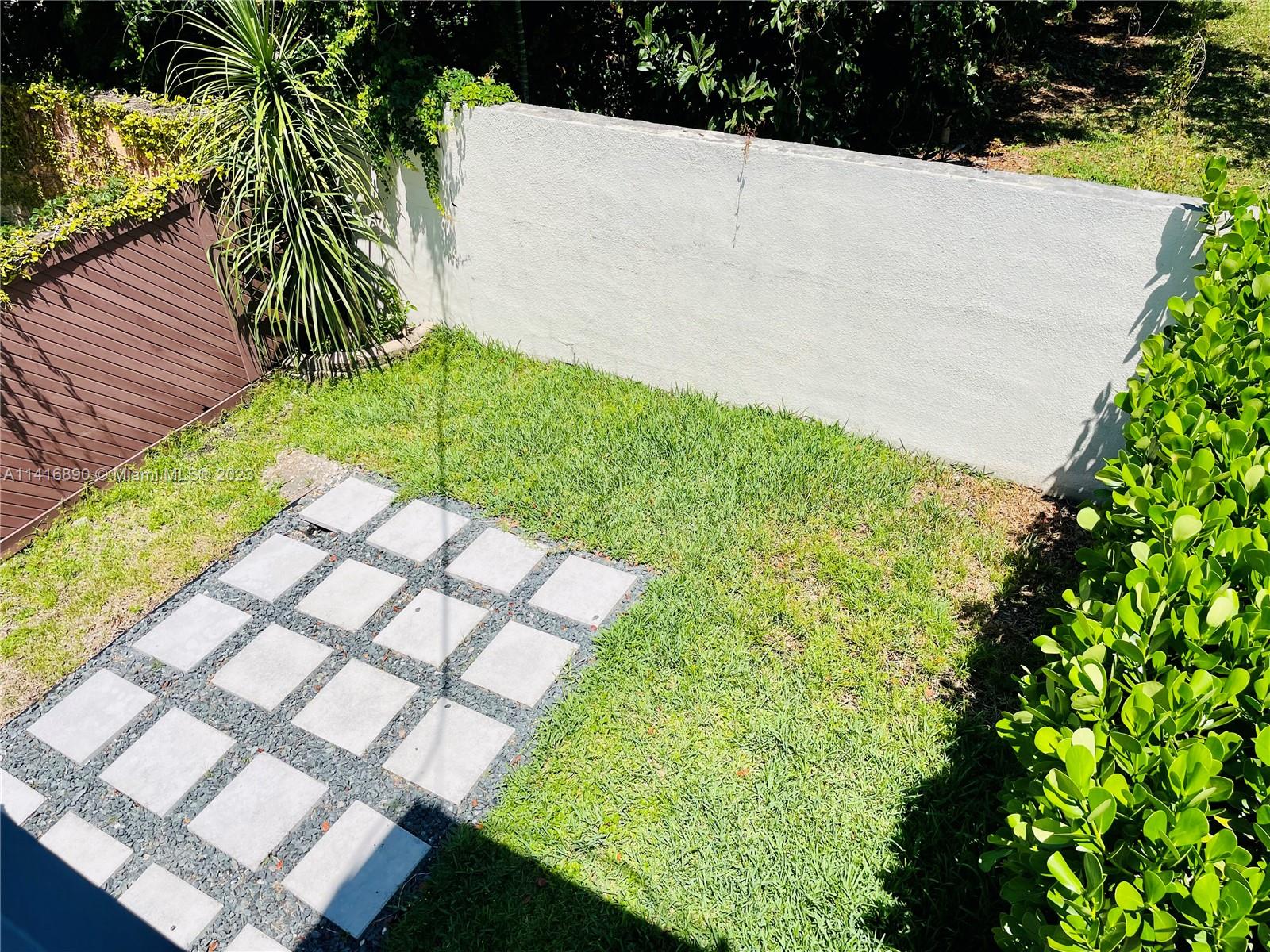 BRICKELLS FLAGLER - Residential Lease