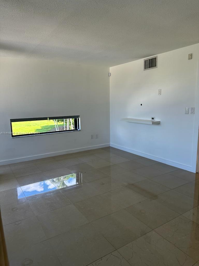 BRICKELLS FLAGLER - Residential Lease