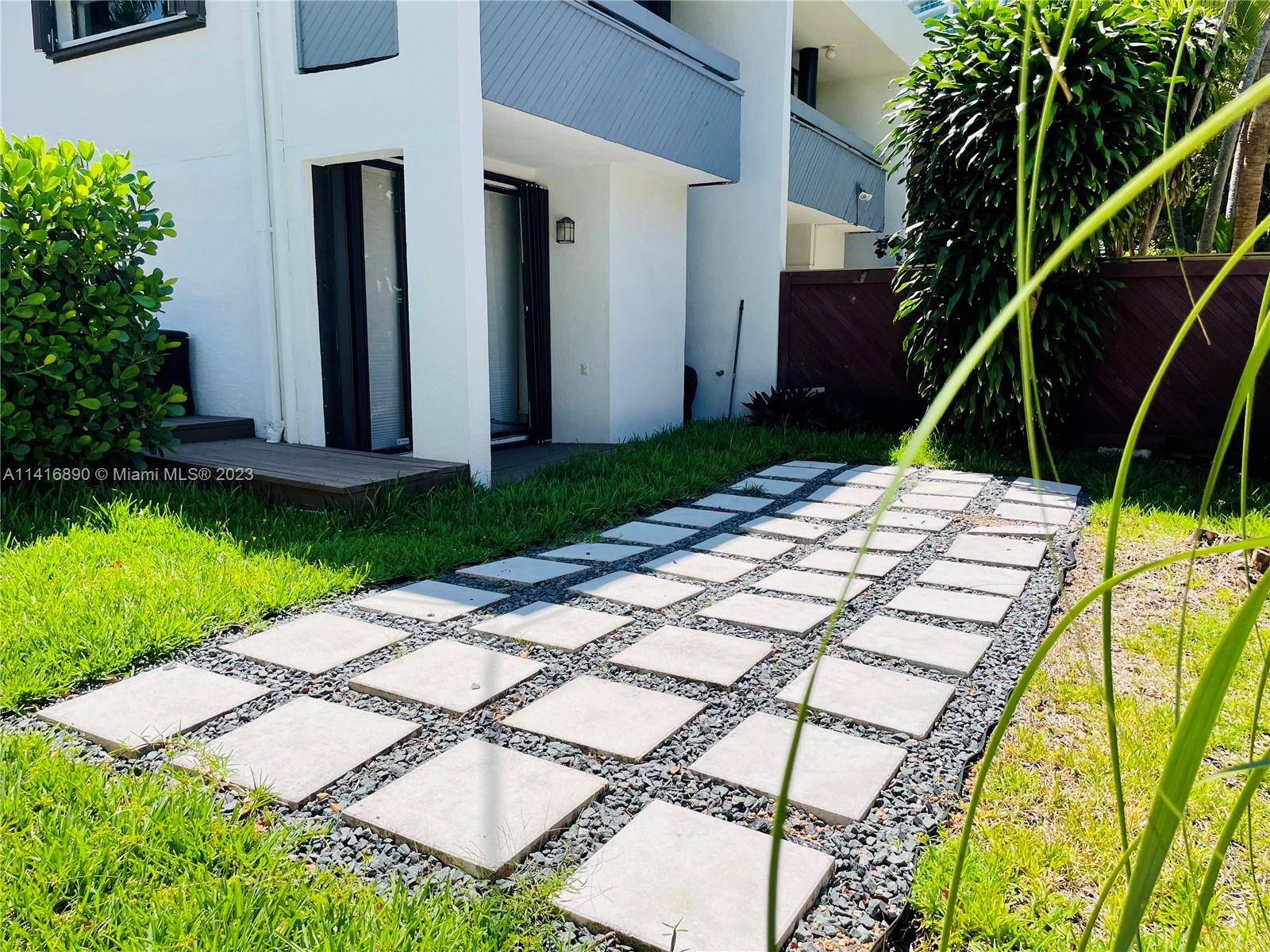 BRICKELLS FLAGLER - Residential Lease