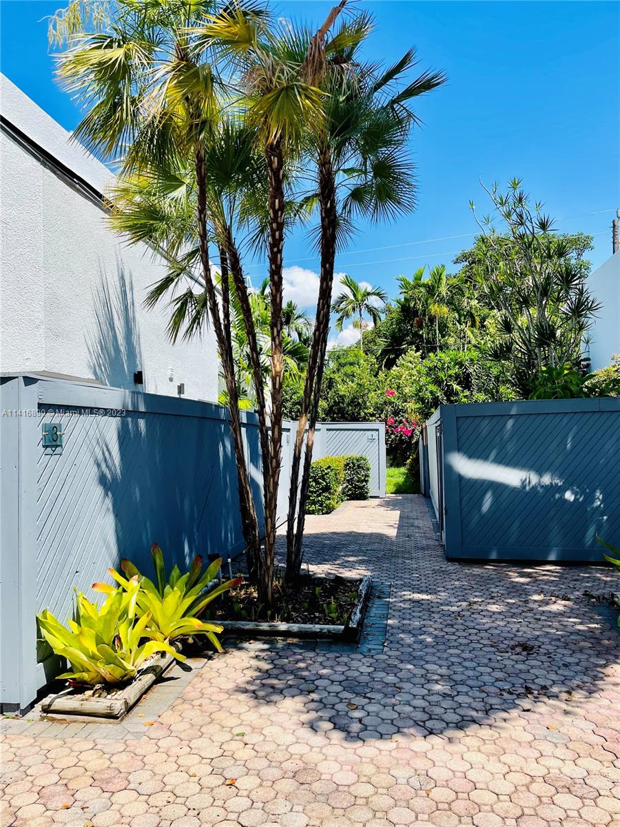 BRICKELLS FLAGLER - Residential Lease