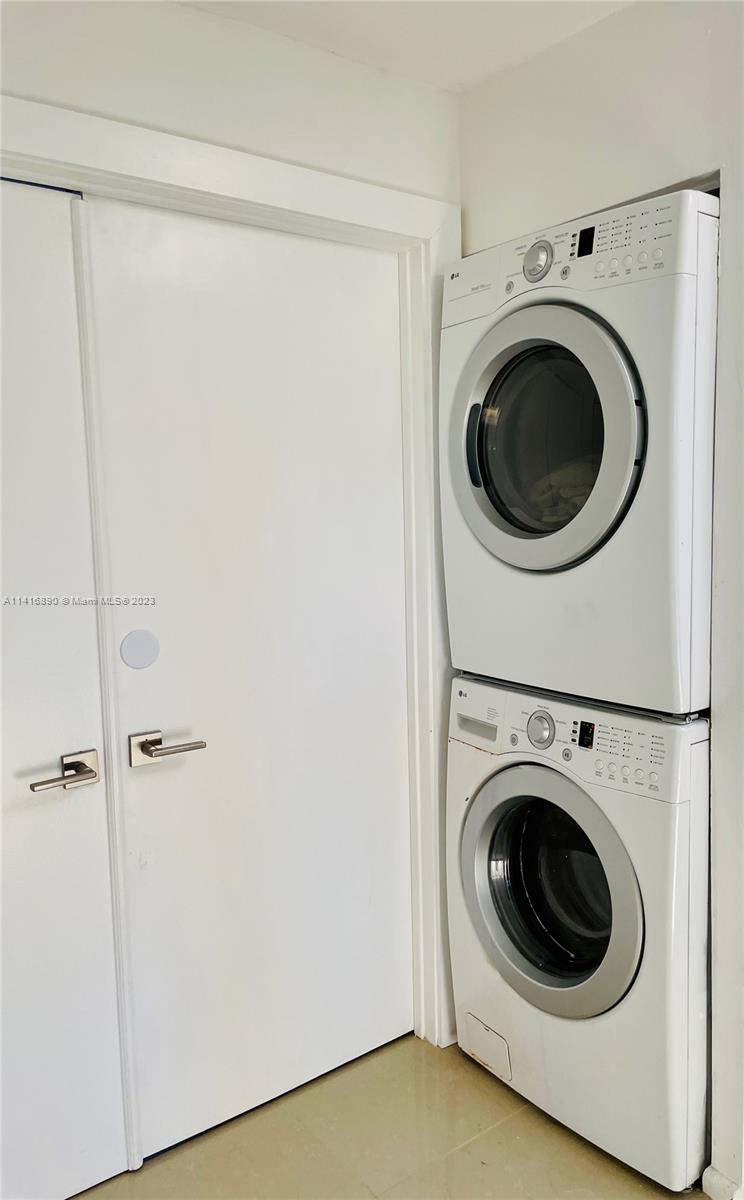 BRICKELLS FLAGLER - Residential Lease