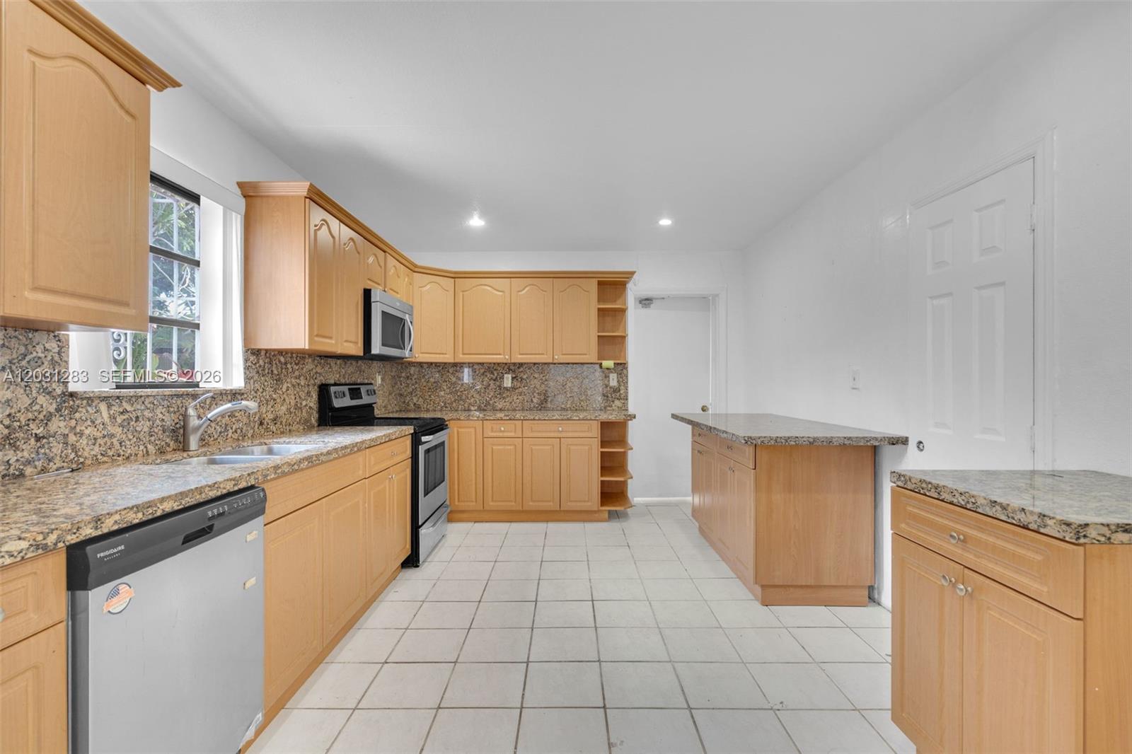 FAIRLAWN - Residential