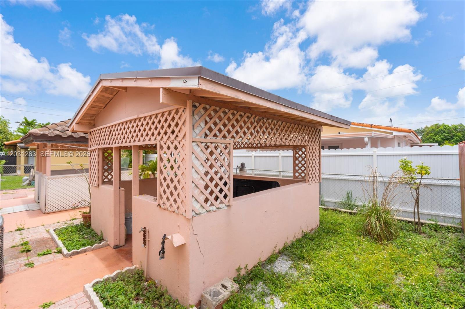 FAIRLAWN - Residential