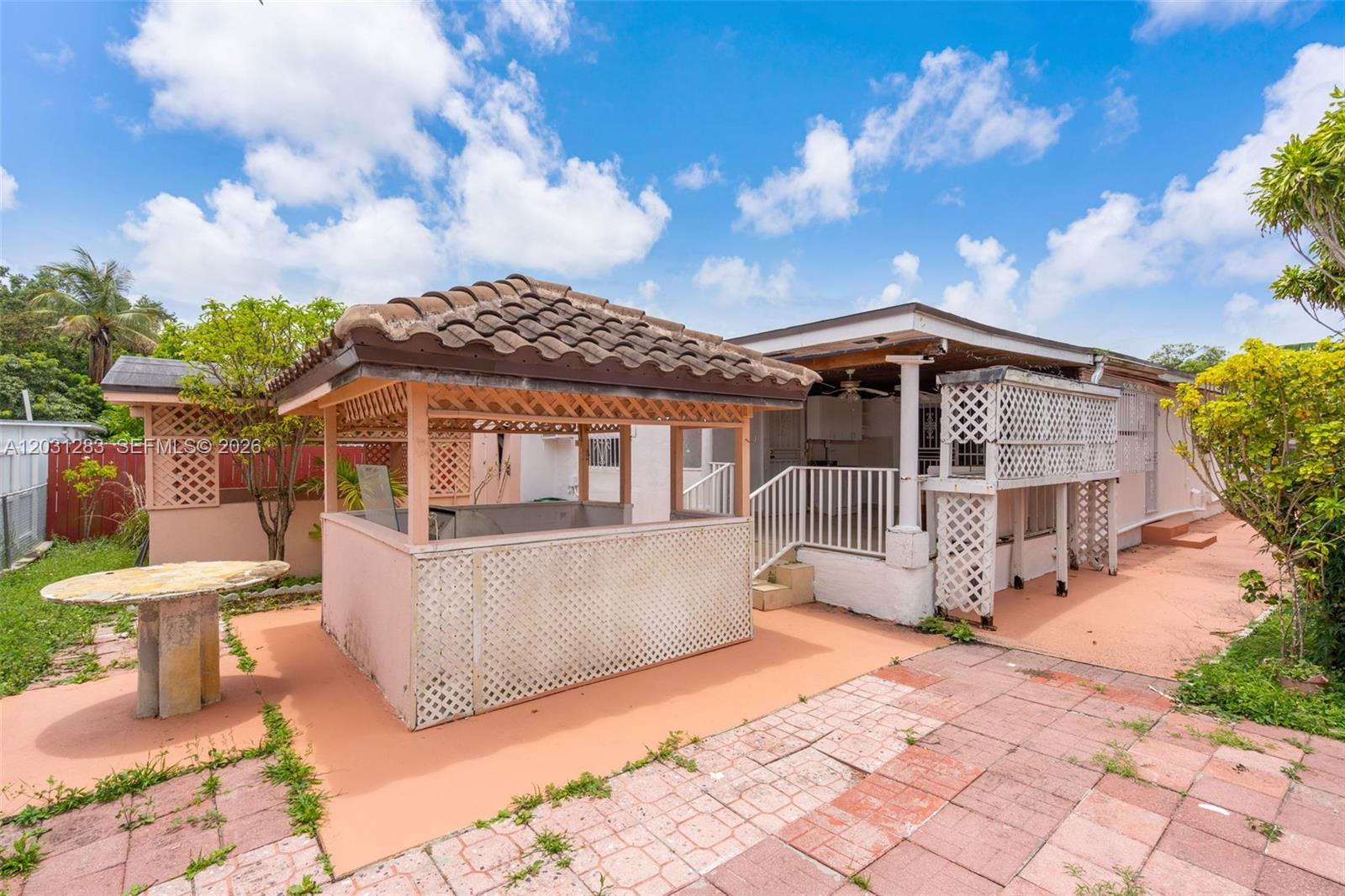 FAIRLAWN - Residential