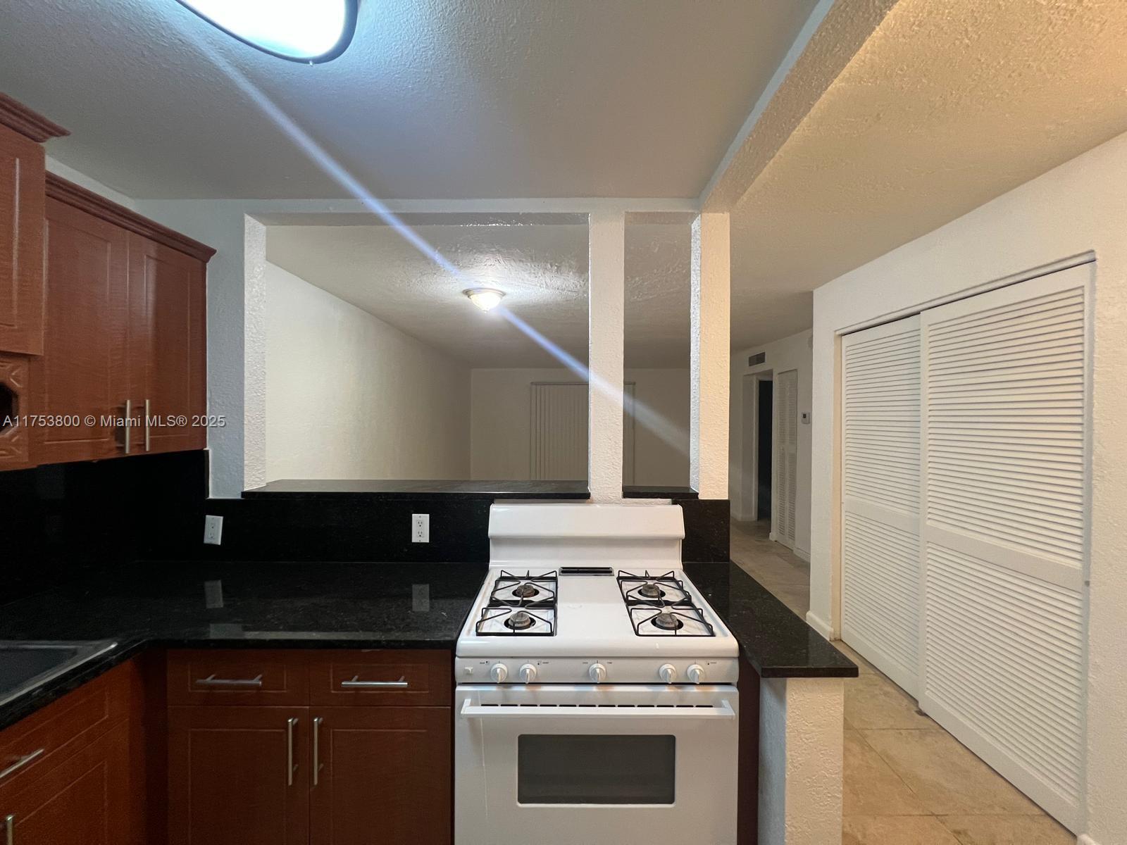 VILLAS OF PINECREST CONDO - Residential Lease
