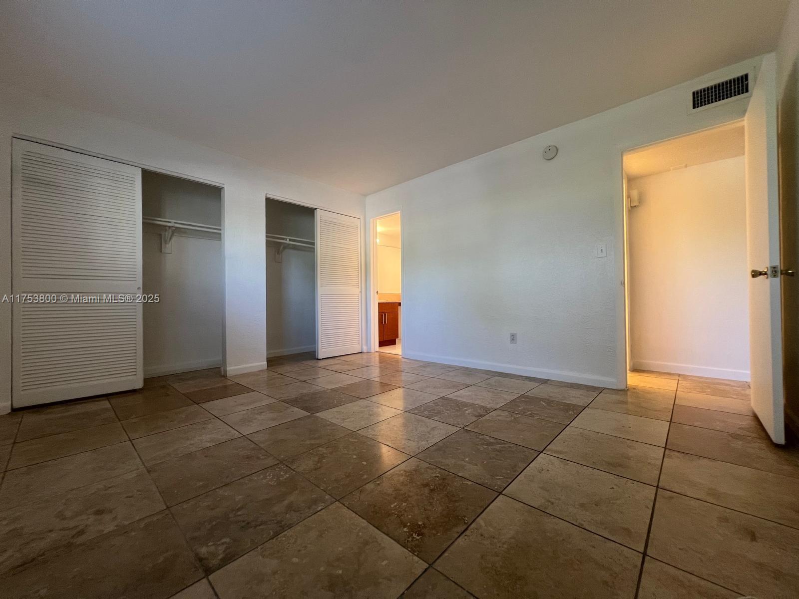 VILLAS OF PINECREST CONDO - Residential Lease