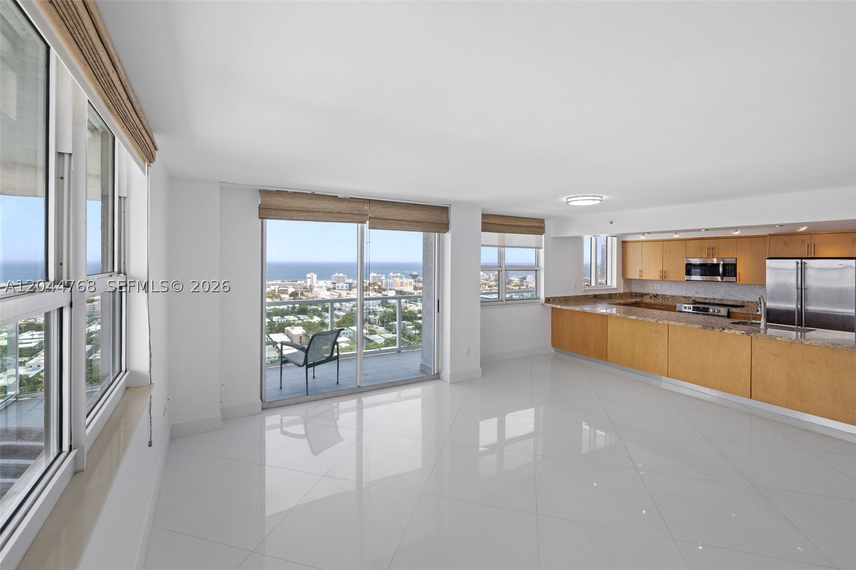 THE FLORIDIAN CONDO - Residential Lease