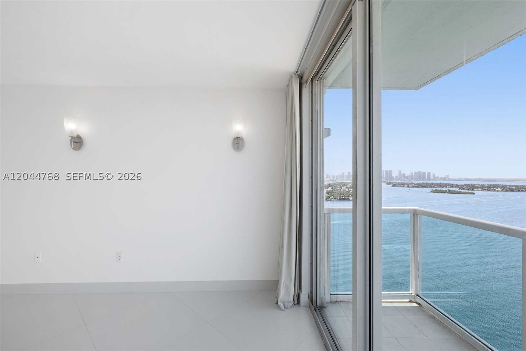 THE FLORIDIAN CONDO - Residential Lease