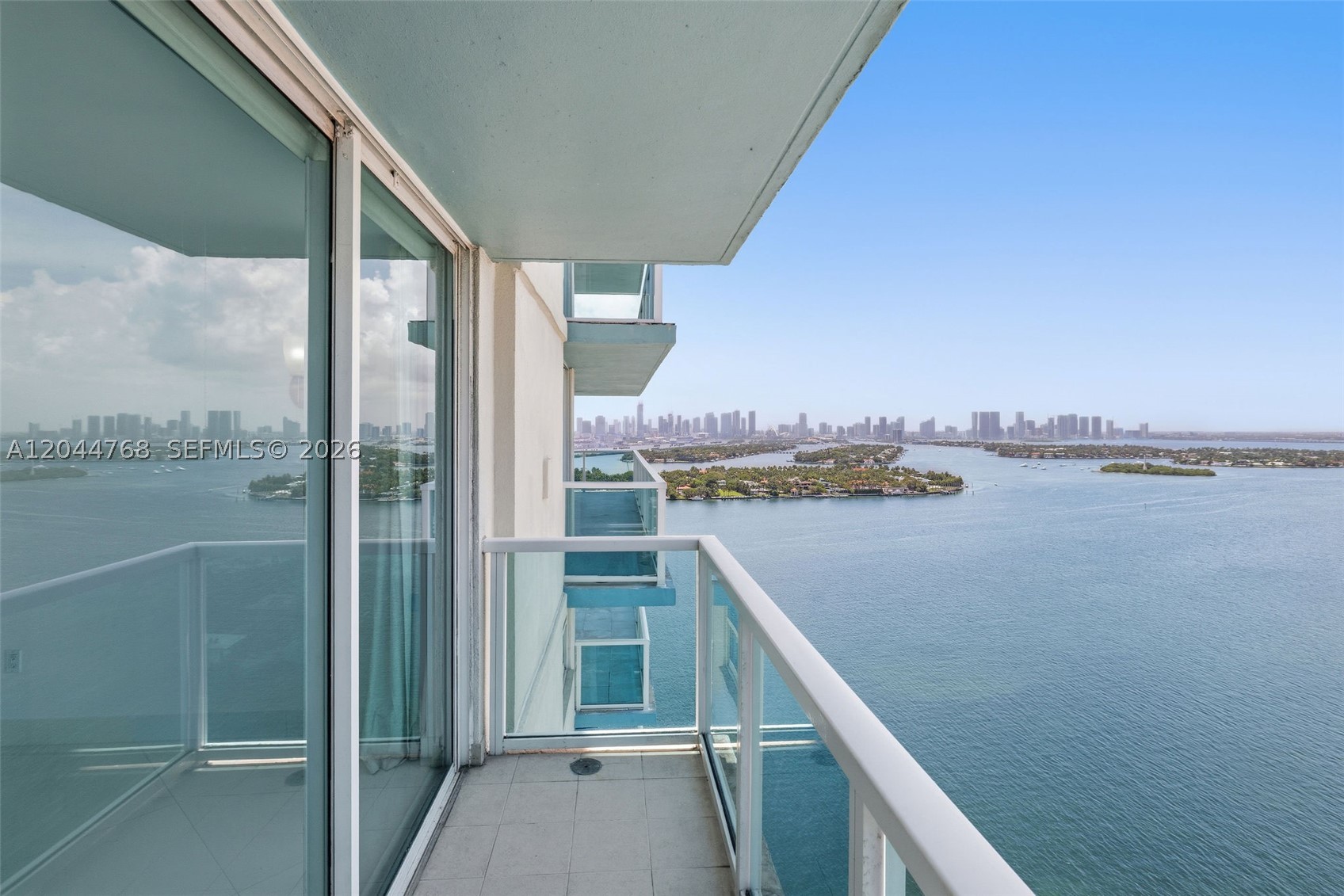 THE FLORIDIAN CONDO - Residential Lease