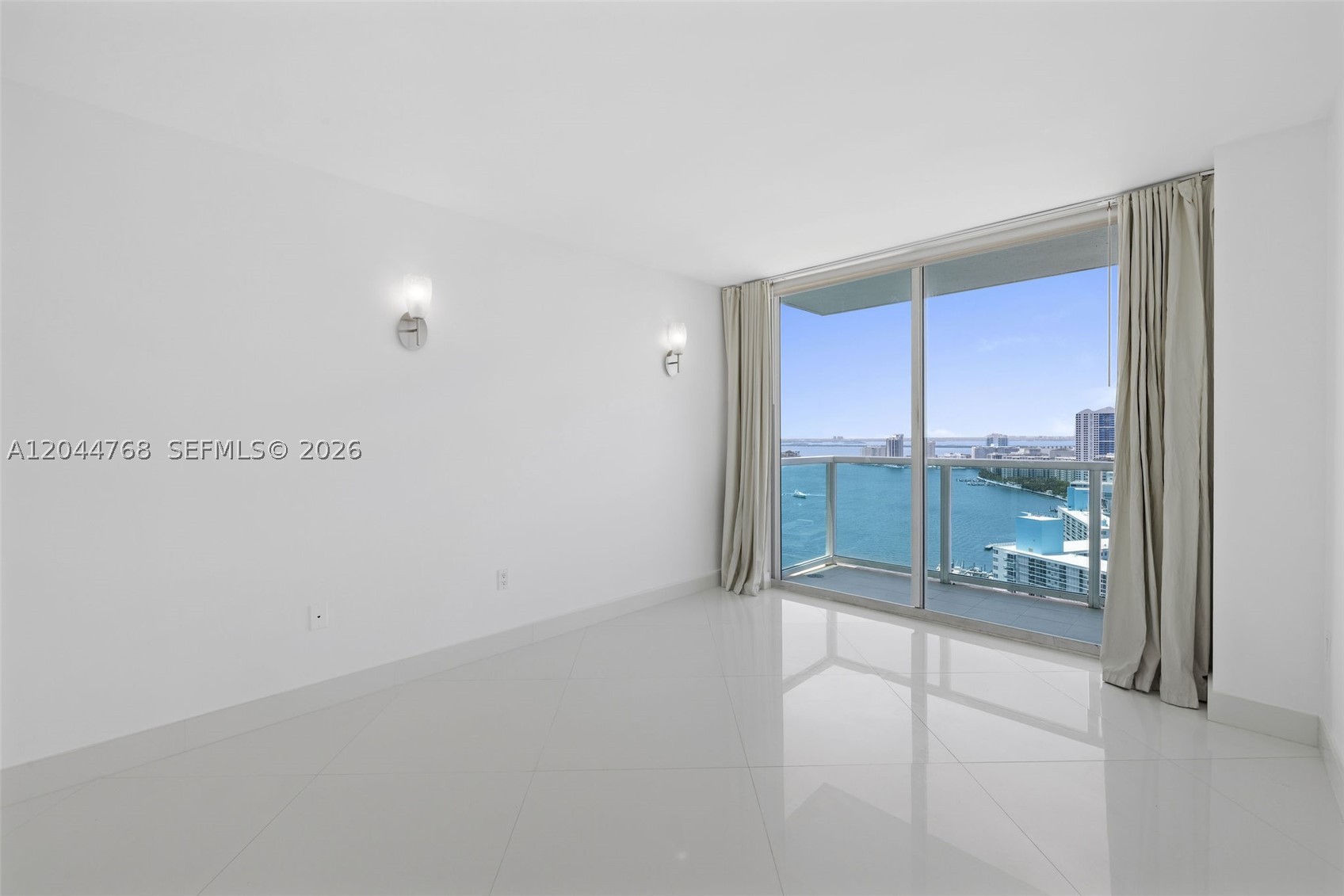 THE FLORIDIAN CONDO - Residential Lease