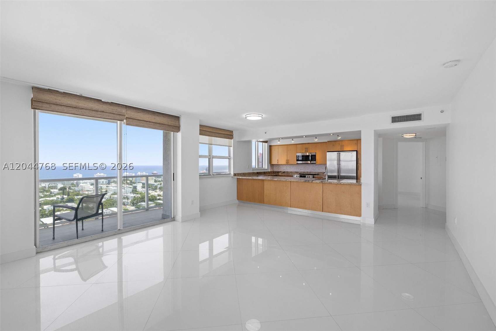 THE FLORIDIAN CONDO - Residential Lease