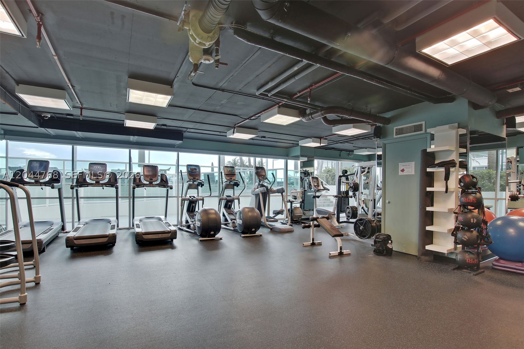 THE FLORIDIAN CONDO - Residential Lease