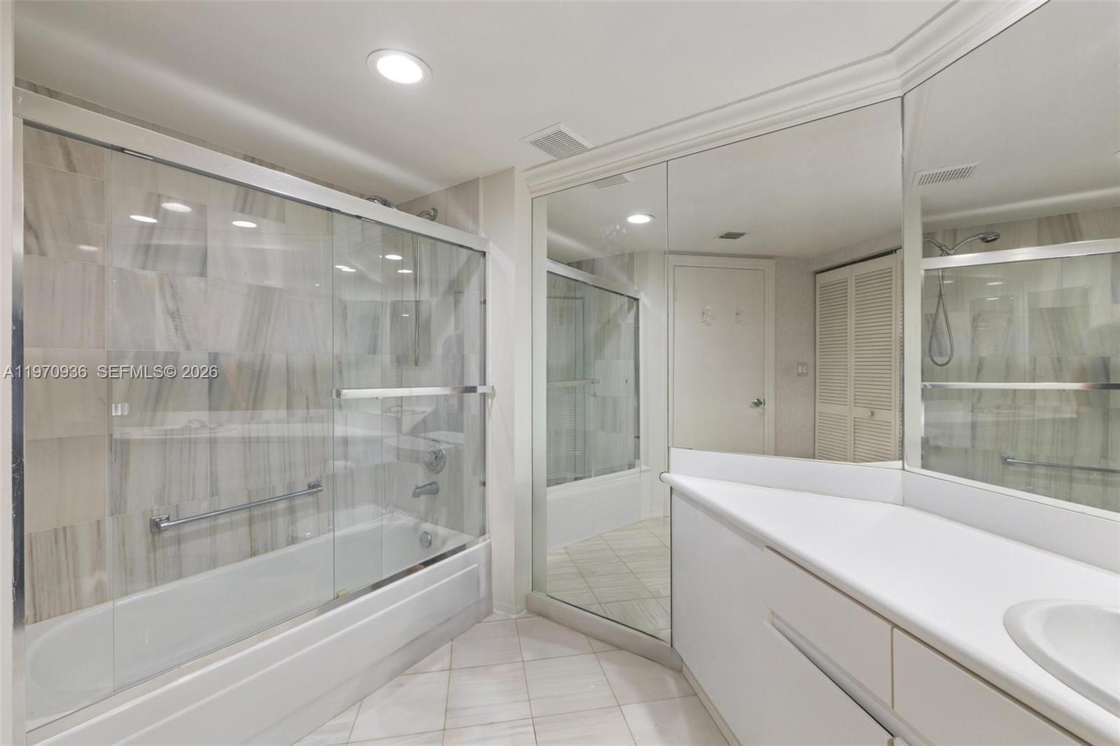 OCEANIA I CONDO - Residential