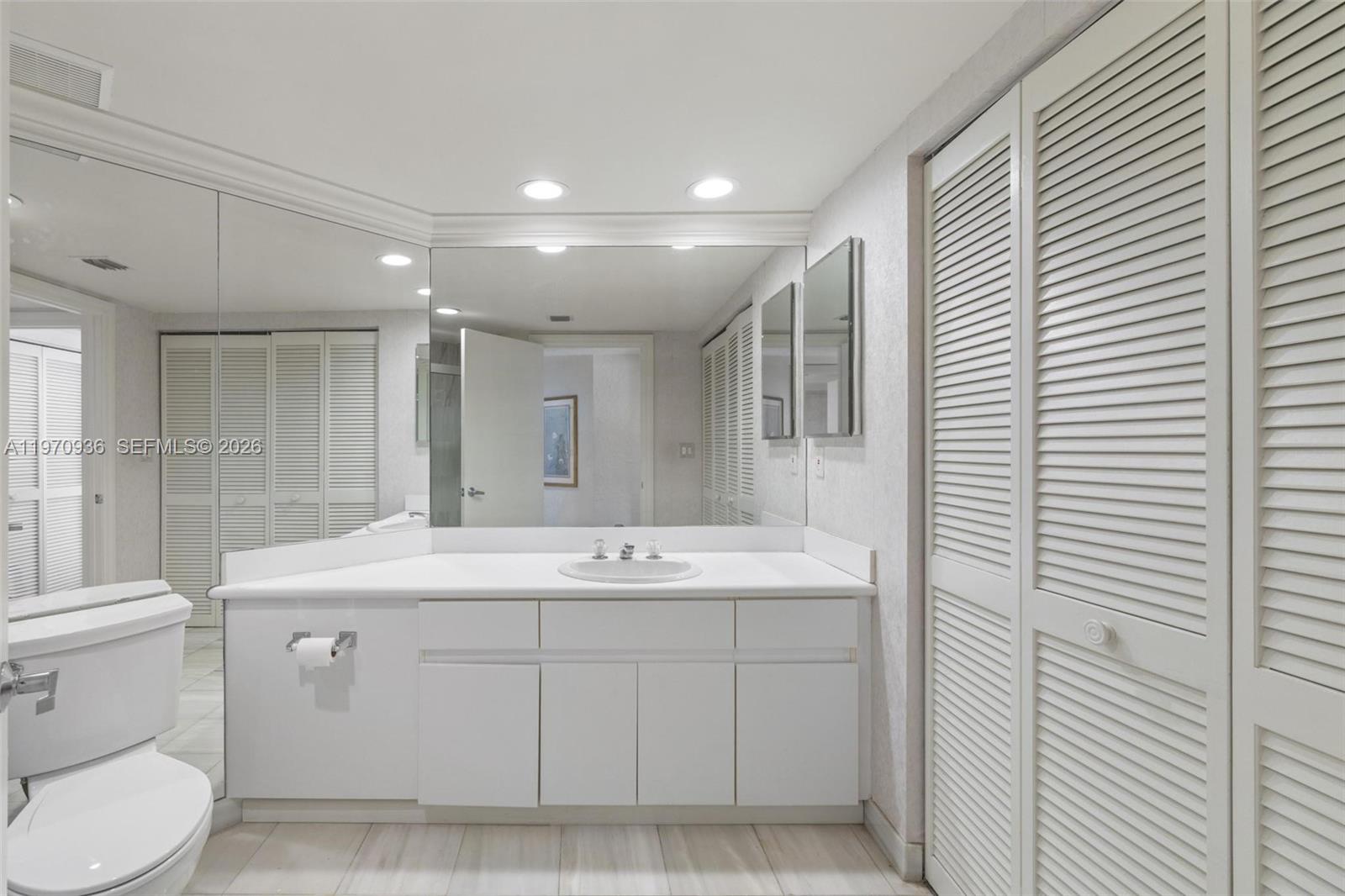 OCEANIA I CONDO - Residential